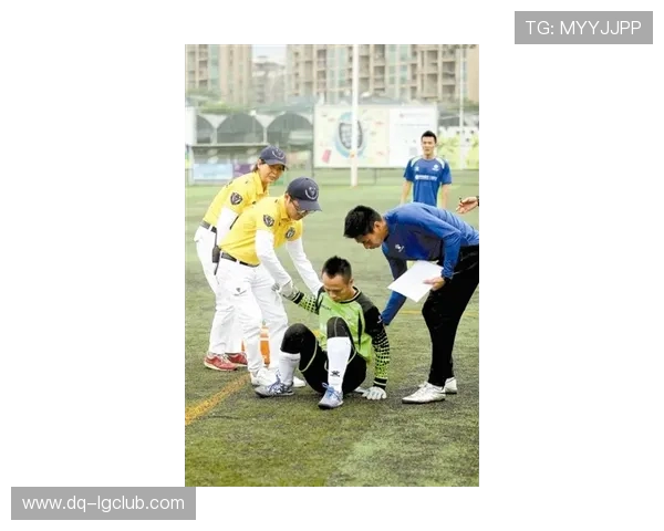 刘俊杰首次踢足球的那一集讲述了什么故事以及背后的深意